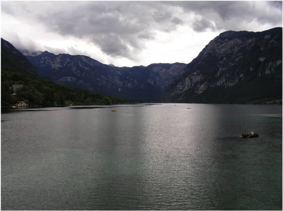 (datoteke/jezero.png)